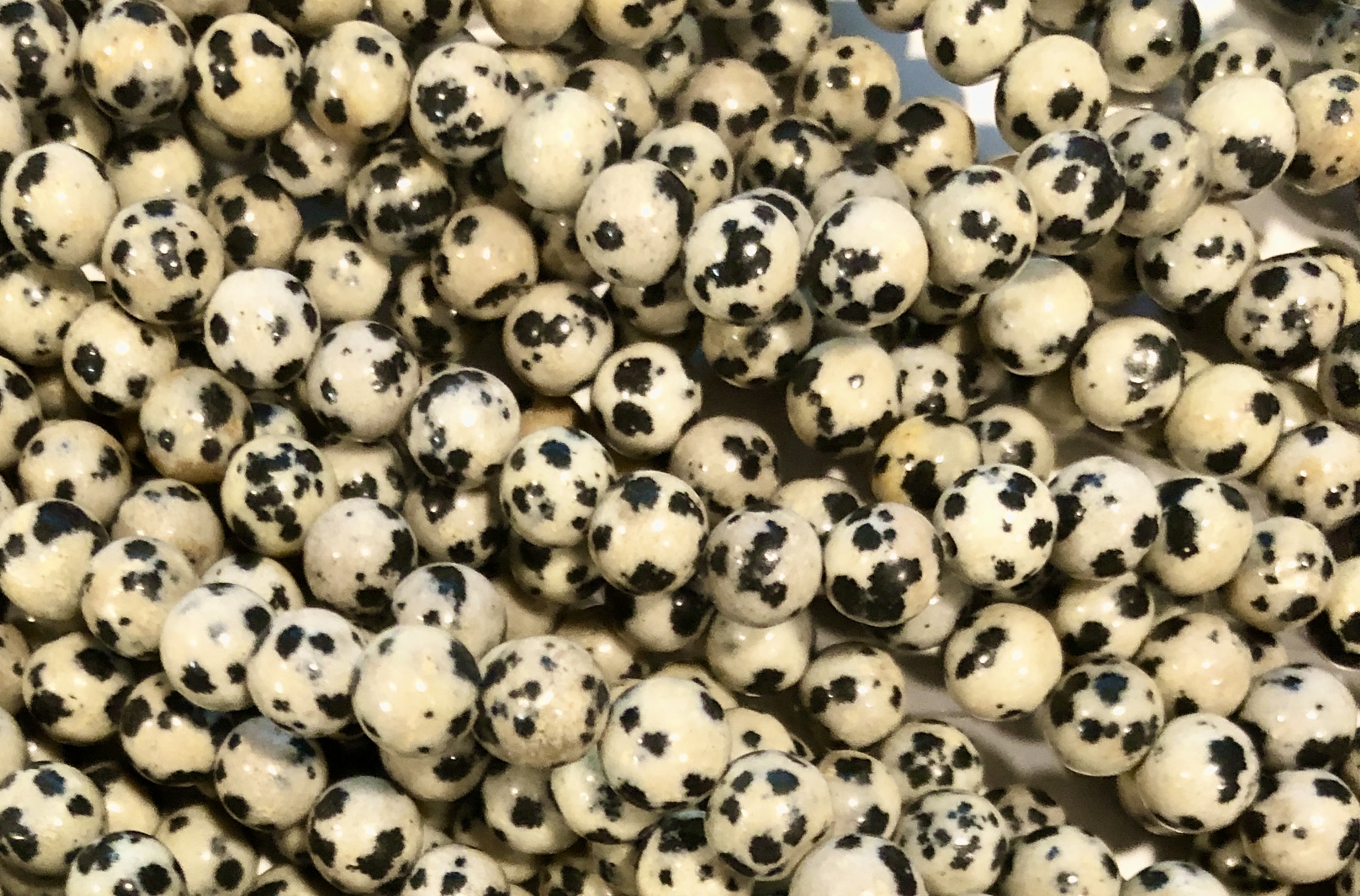 Semi-Precious Beads Dalmatian 6m Round (DAL)